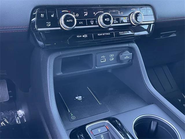 new 2025 Honda Pilot car, priced at $54,111