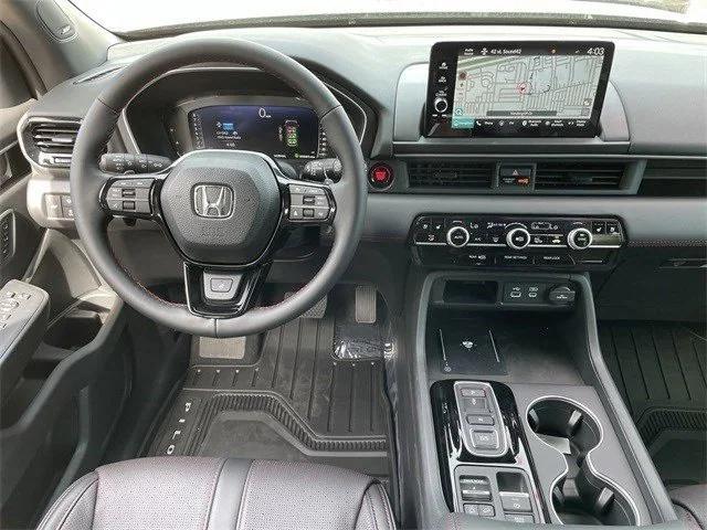 new 2025 Honda Pilot car, priced at $54,844