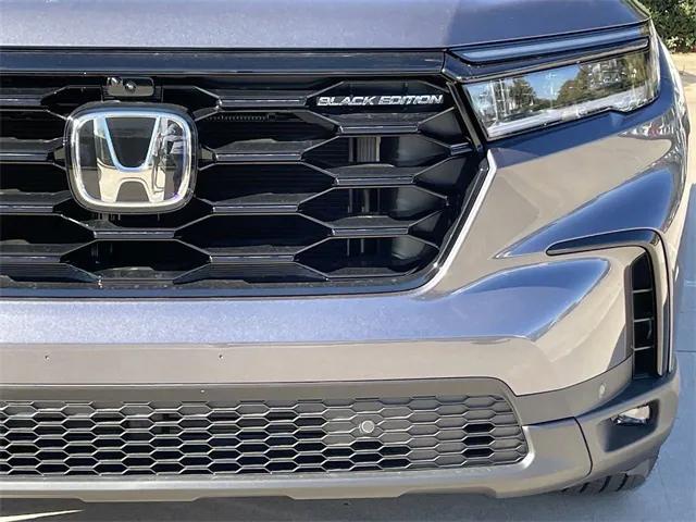 new 2025 Honda Pilot car, priced at $55,975