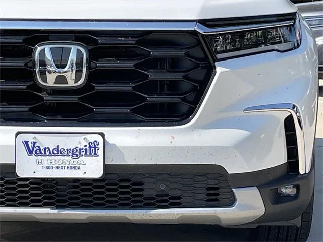 new 2025 Honda Pilot car, priced at $50,040