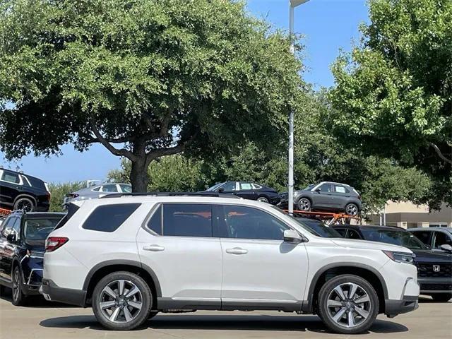 new 2025 Honda Pilot car, priced at $50,040