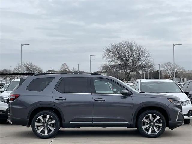 new 2025 Honda Pilot car, priced at $48,950