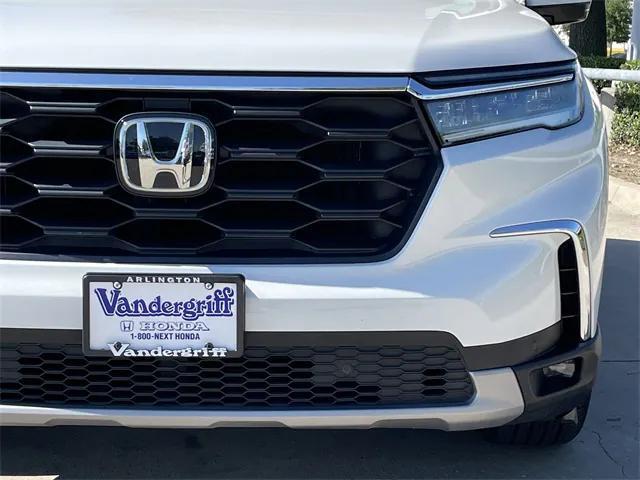 used 2025 Honda Pilot car, priced at $41,906