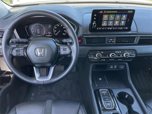 used 2025 Honda Pilot car, priced at $41,906