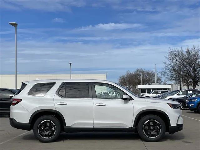 new 2025 Honda Pilot car, priced at $49,350