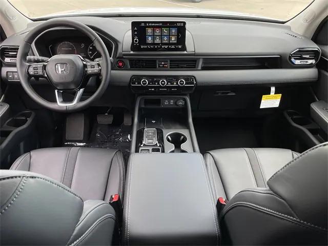 new 2025 Honda Pilot car, priced at $51,539