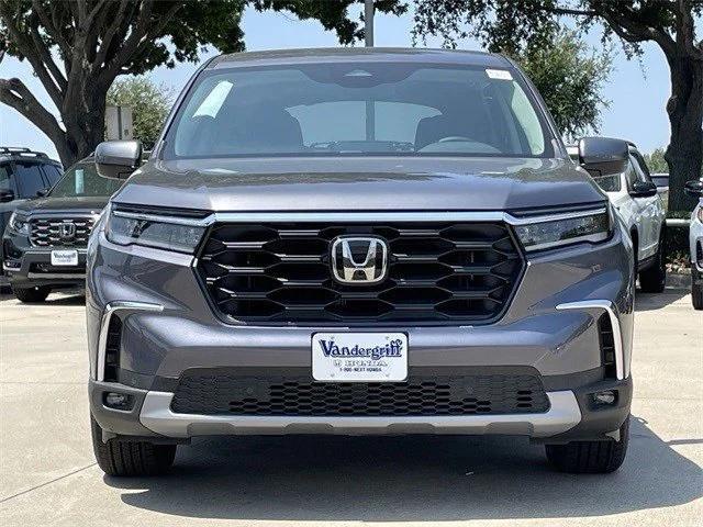 new 2025 Honda Pilot car, priced at $47,725