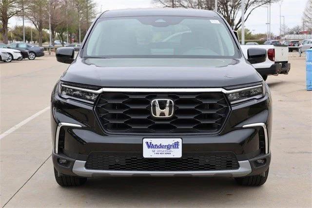 new 2025 Honda Pilot car, priced at $44,950