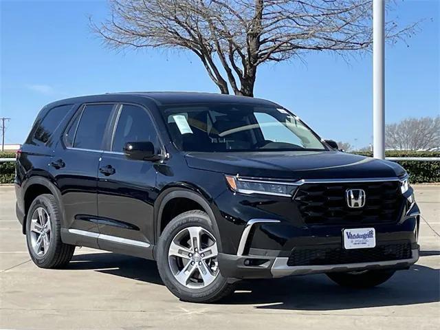 new 2025 Honda Pilot car, priced at $45,680