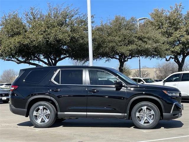 new 2025 Honda Pilot car, priced at $45,680