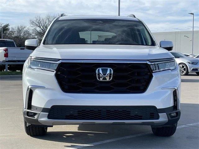 new 2025 Honda Pilot car, priced at $49,350