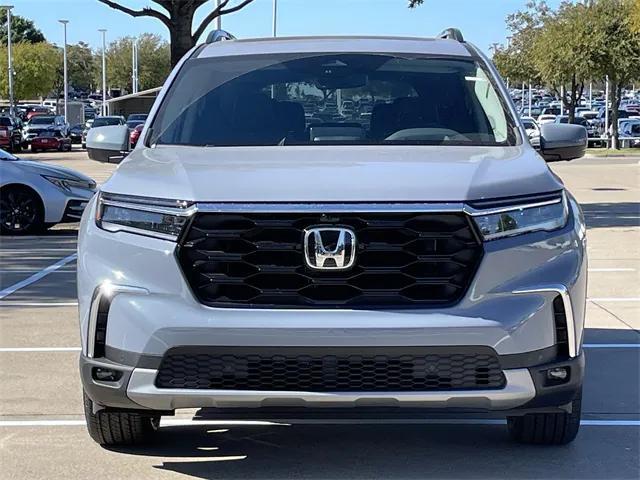 new 2025 Honda Pilot car, priced at $53,164