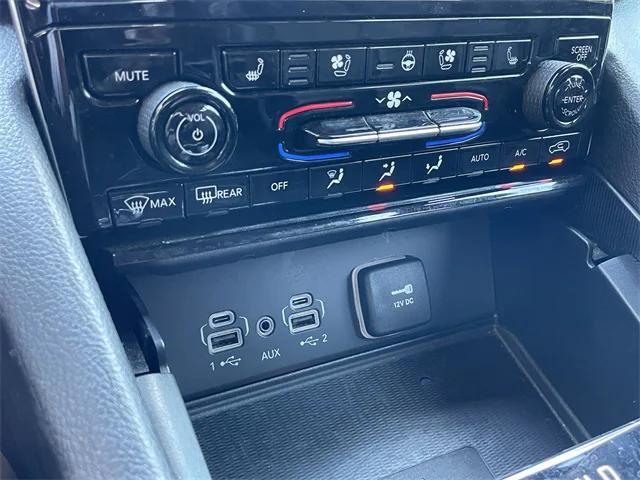 used 2024 Jeep Grand Cherokee L car, priced at $33,368