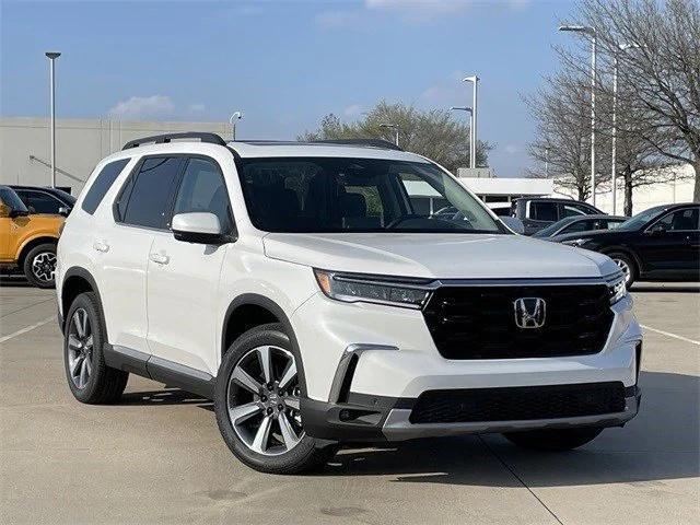 new 2025 Honda Pilot car, priced at $53,799