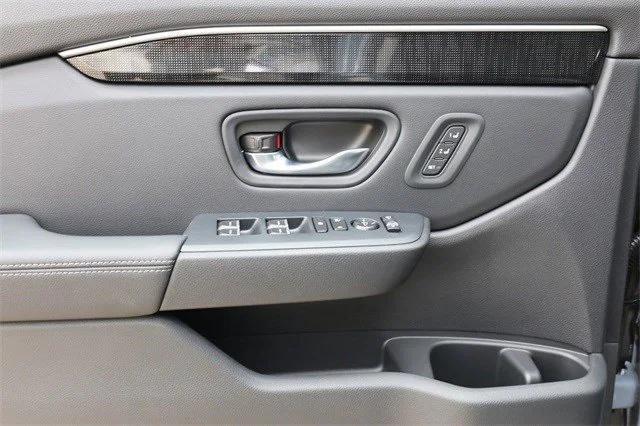 new 2025 Honda Pilot car, priced at $53,799