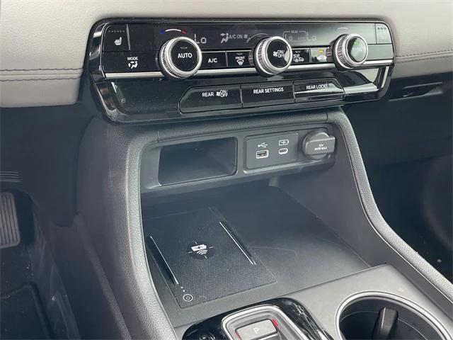 used 2023 Honda Pilot car, priced at $46,897