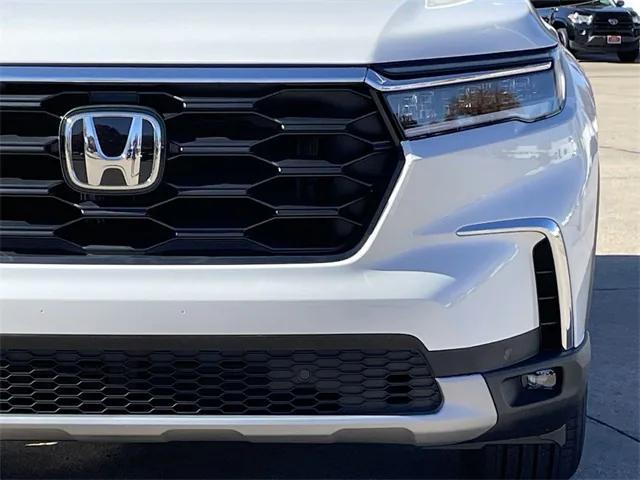 new 2025 Honda Pilot car, priced at $47,450