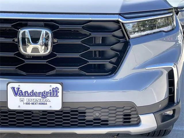 new 2025 Honda Pilot car, priced at $51,070