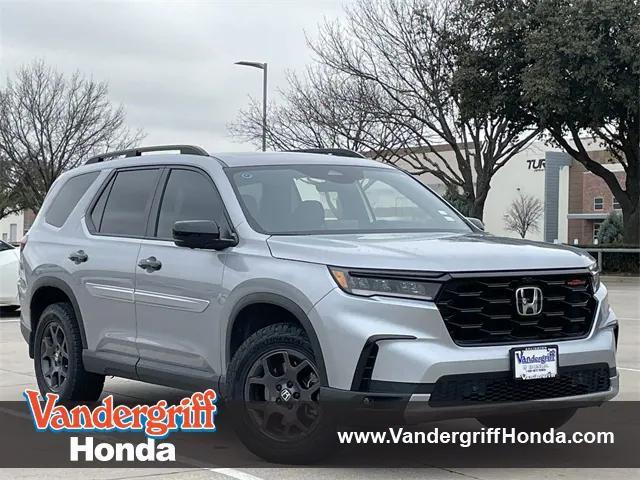 used 2025 Honda Pilot car, priced at $44,989