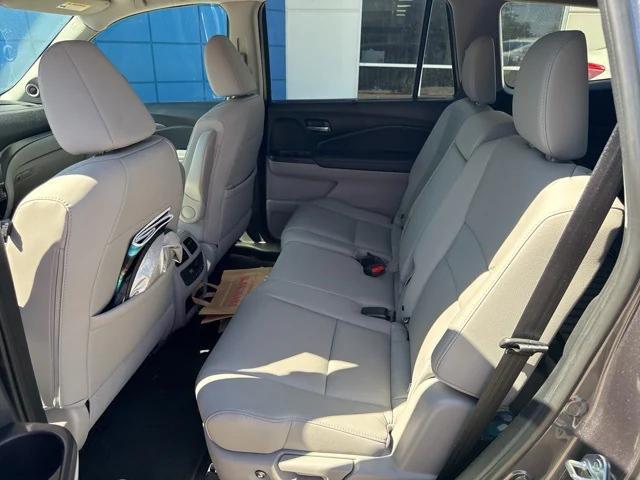 used 2022 Honda Pilot car, priced at $27,812