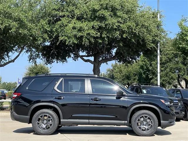 new 2025 Honda Pilot car, priced at $50,975