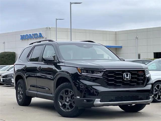 new 2025 Honda Pilot car, priced at $51,580