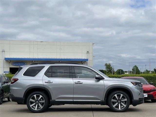 new 2025 Honda Pilot car, priced at $50,995