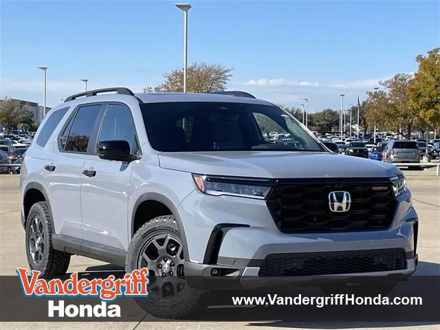 new 2025 Honda Pilot car, priced at $51,250