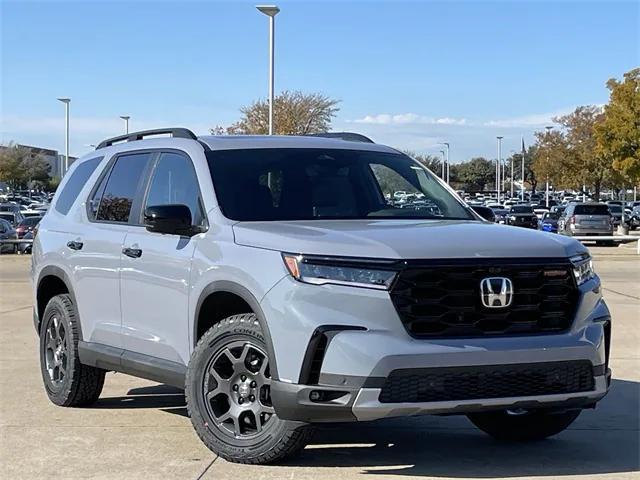 new 2025 Honda Pilot car, priced at $51,250