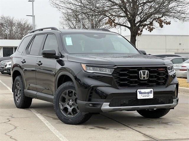 new 2025 Honda Pilot car, priced at $50,795