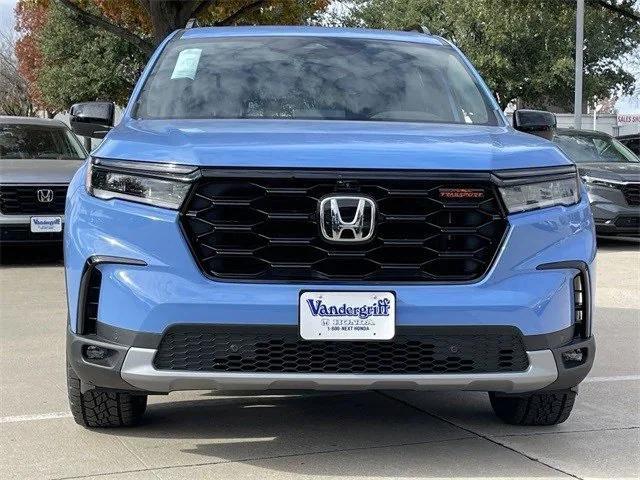 new 2025 Honda Pilot car, priced at $51,250