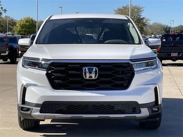 new 2025 Honda Pilot car, priced at $47,450