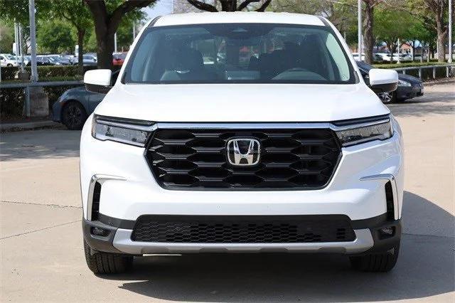 new 2025 Honda Pilot car, priced at $45,405