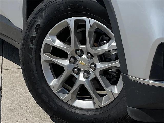 used 2021 Chevrolet Traverse car, priced at $24,148