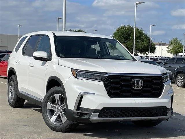 new 2025 Honda Pilot car, priced at $45,780