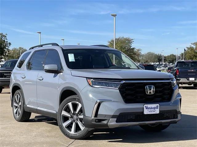 new 2025 Honda Pilot car, priced at $49,350