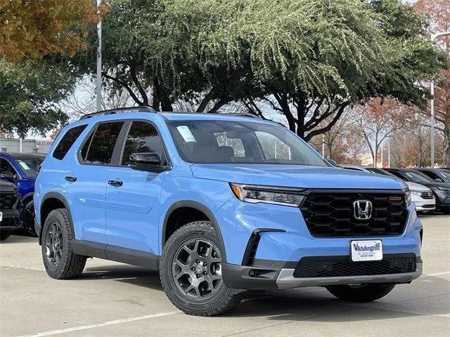 new 2025 Honda Pilot car, priced at $50,950