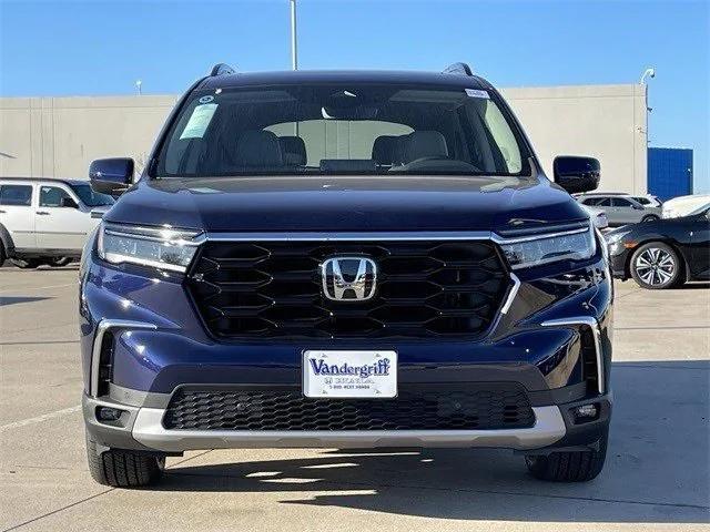 new 2025 Honda Pilot car, priced at $50,995