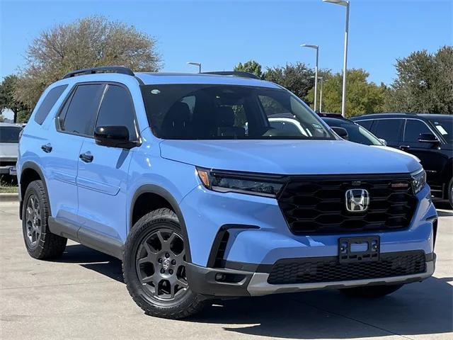 used 2025 Honda Pilot car, priced at $41,949
