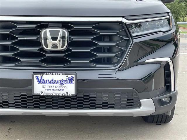 used 2025 Honda Pilot car, priced at $42,996