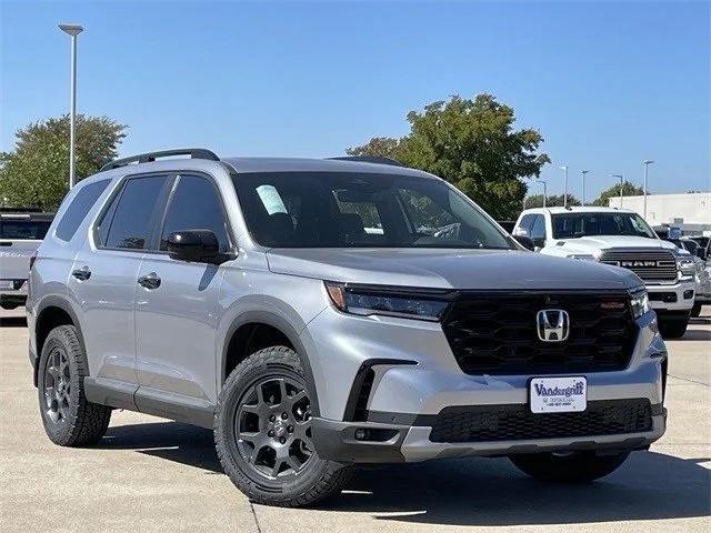 new 2025 Honda Pilot car, priced at $50,795