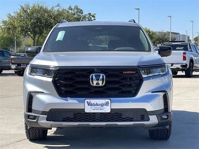 new 2025 Honda Pilot car, priced at $50,795