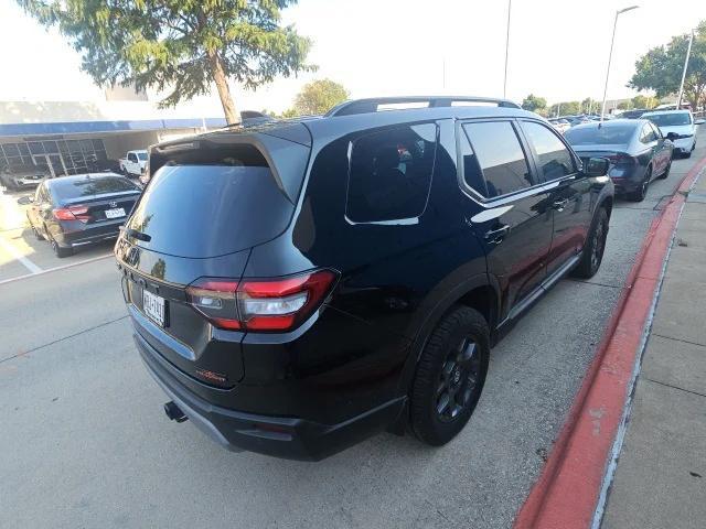 used 2025 Honda Pilot car, priced at $46,403