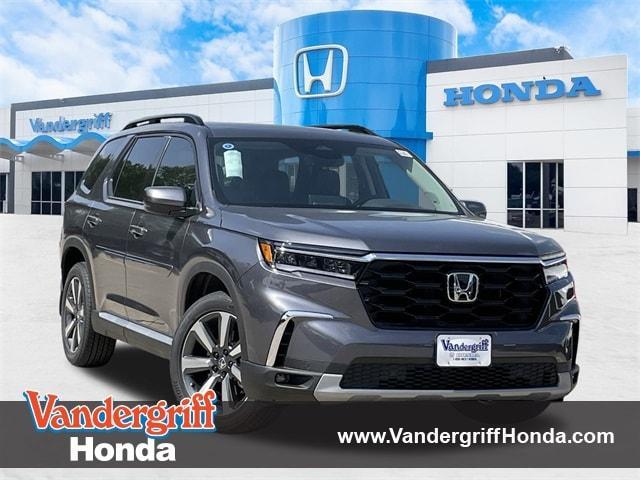 new 2025 Honda Pilot car, priced at $50,695