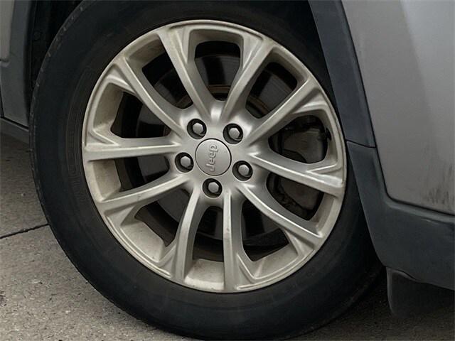 used 2020 Jeep Cherokee car, priced at $16,626