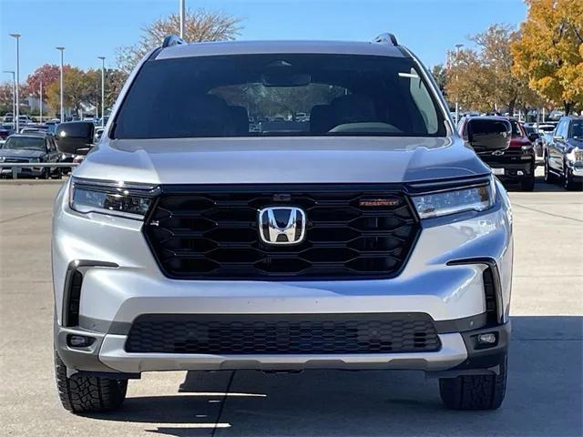 new 2025 Honda Pilot car, priced at $50,795