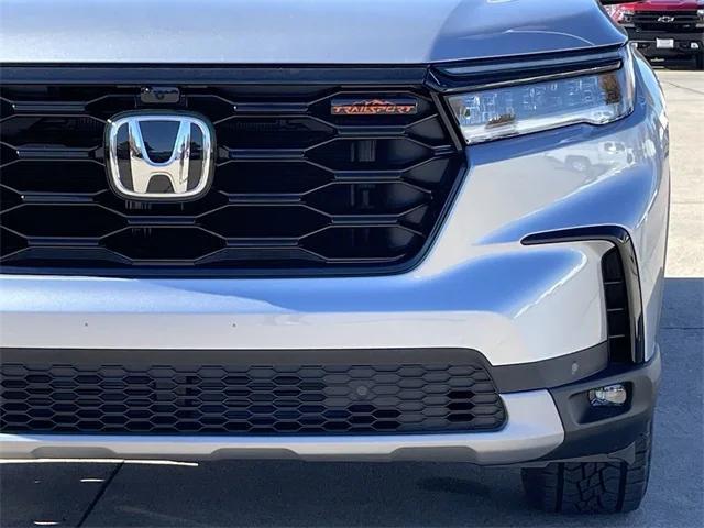 new 2025 Honda Pilot car, priced at $50,795