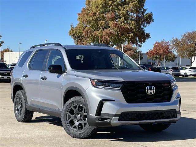 new 2025 Honda Pilot car, priced at $50,795