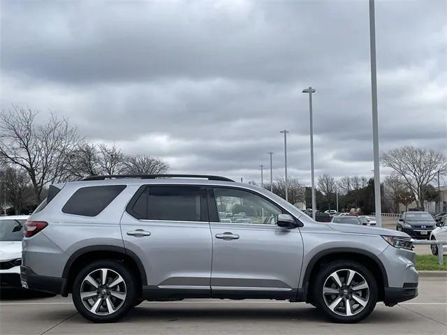 used 2025 Honda Pilot car, priced at $46,729