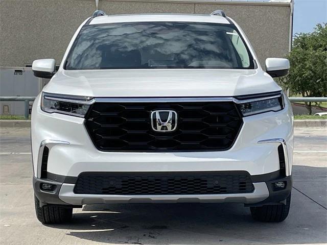 new 2025 Honda Pilot car, priced at $48,219